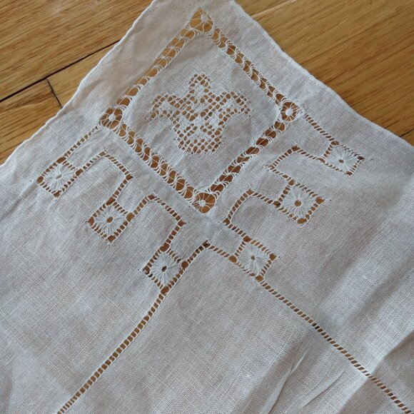 Vintage Handkerchief Openwork Hankie White Wedding Handmade Embroidered Crowns - Picture 4 of 10